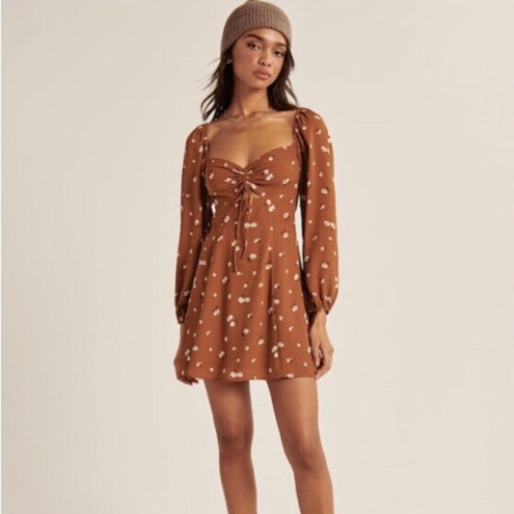 LIKE NEW Abercrombie & Fitch Long-Sleeve Cinch-Front Cutout Mini Dress